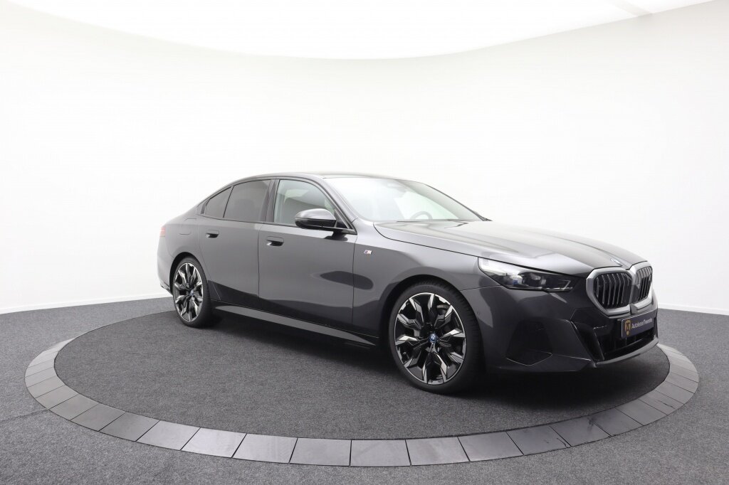 BMW i5 eDrive40 84kWh | Panoramadak | Harman-Kardon | Trekhaak - Afbeelding 3