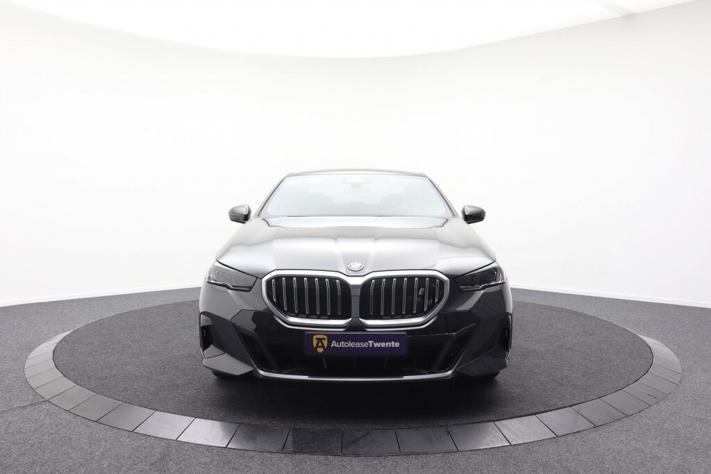 BMW i5 eDrive40 84kWh | Panoramadak | Harman-Kardon | Trekhaak - Afbeelding 4