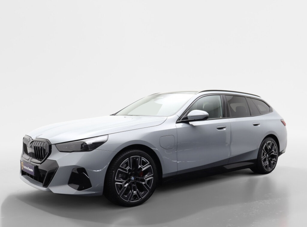 BMW 5 Serie 530e M-Sport | Plug-In | Pano | Bowers & Wilkins - Afbeelding 1