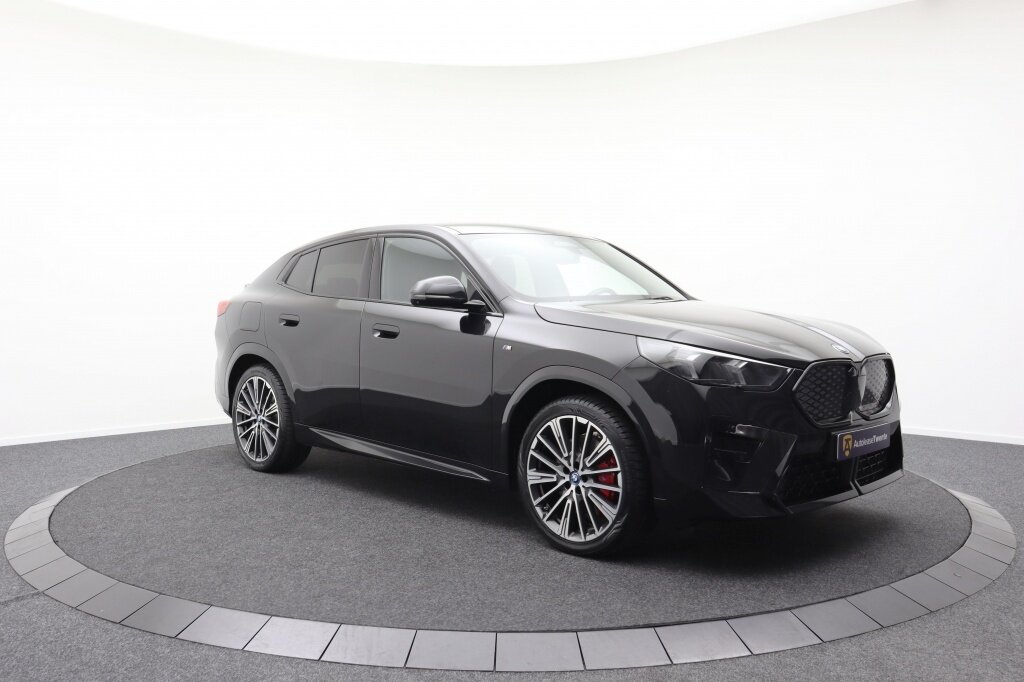 BMW iX2 30 xDrive M-Sport pro | Panoramadak | Harman/Kardon - Afbeelding 2