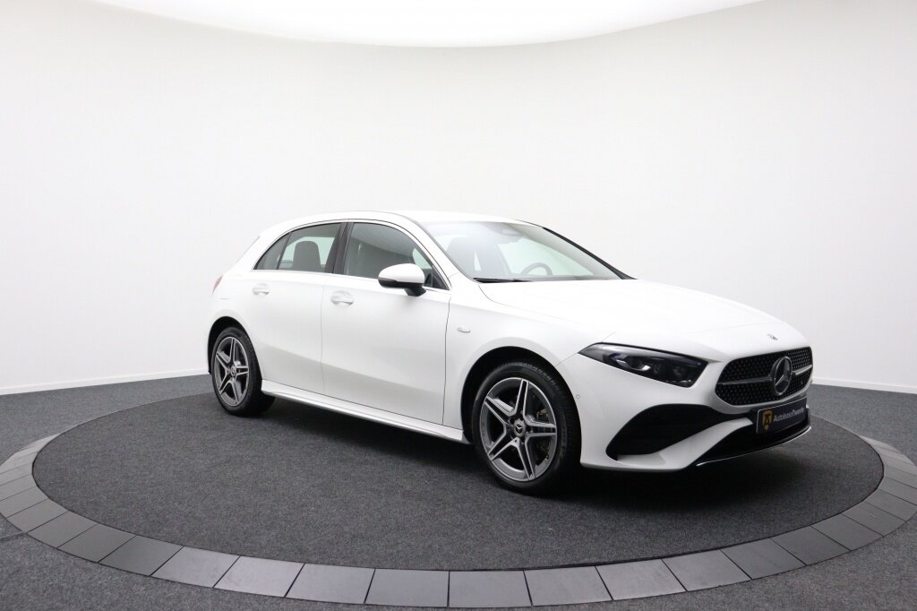 Mercedes-Benz A-Klasse A250e AMG-Line | Plug-In | Adaptieve cruise | Stoelverwarming - Afbeelding 3