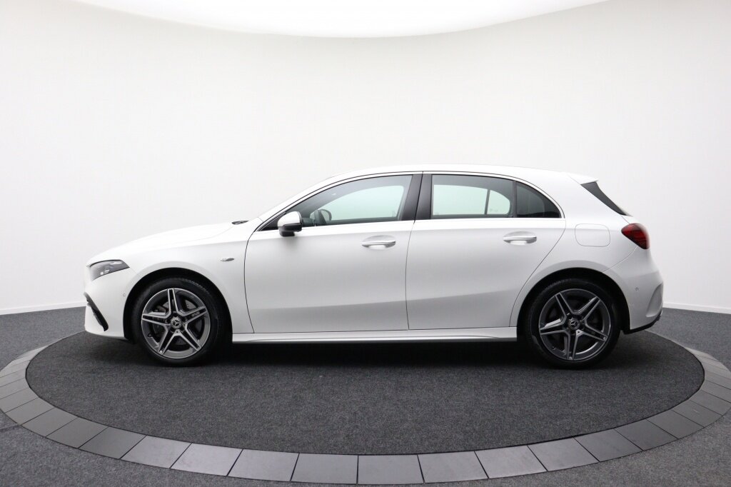 Mercedes-Benz A-Klasse A250e AMG-Line | Plug-In | Adaptieve cruise | Stoelverwarming - Afbeelding 5