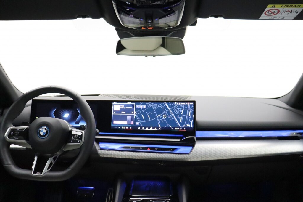 BMW 5 Serie 550e xDrive M-Sport | Pano | Plug-In | Adaptive cruise - Afbeelding 2