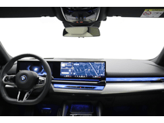 BMW 5 Serie 550e xDrive M-Sport | Pano | Plug-In | Adaptive cruise - Afbeelding 2