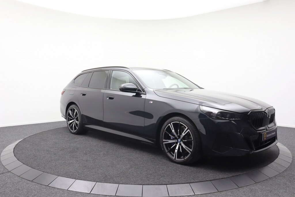 BMW 5 Serie 550e xDrive M-Sport | Pano | Plug-In | Adaptive cruise - Afbeelding 3