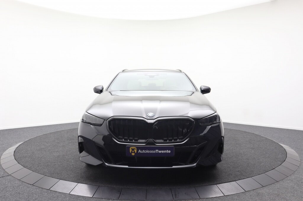 BMW 5 Serie 550e xDrive M-Sport | Pano | Plug-In | Adaptive cruise - Afbeelding 4