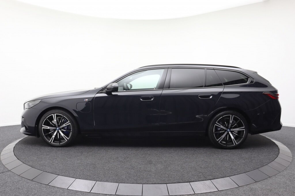 BMW 5 Serie 550e xDrive M-Sport | Pano | Plug-In | Adaptive cruise - Afbeelding 5