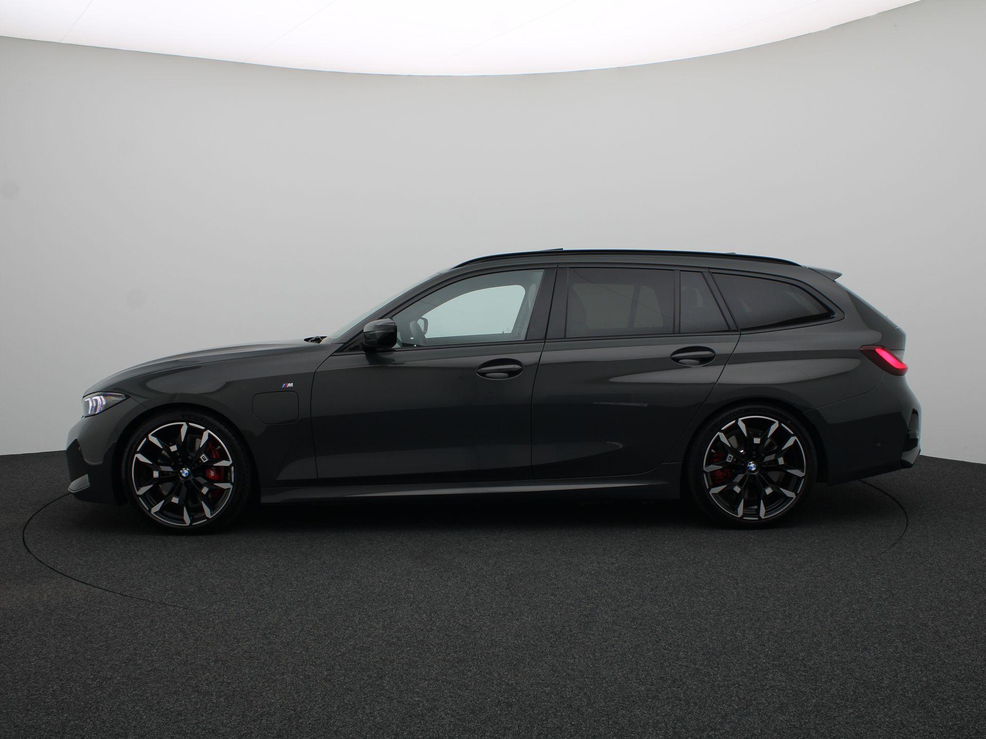 BMW 3 Serie Touring 330e - Afbeelding 4