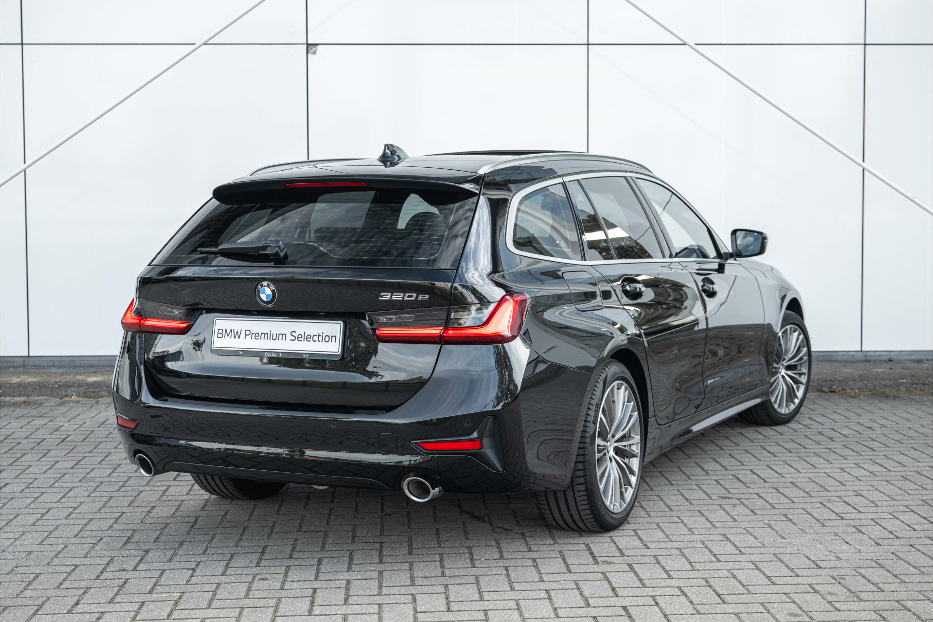 BMW 3 Serie Touring 320e High Executive Sport Line Automaat