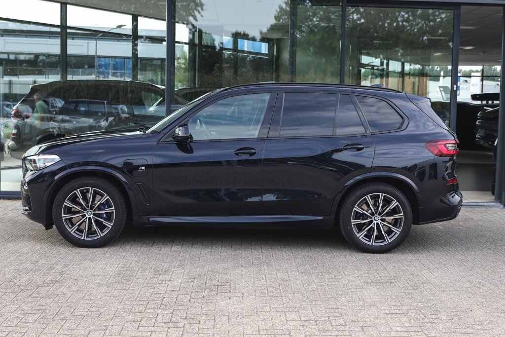 BMW X5 8