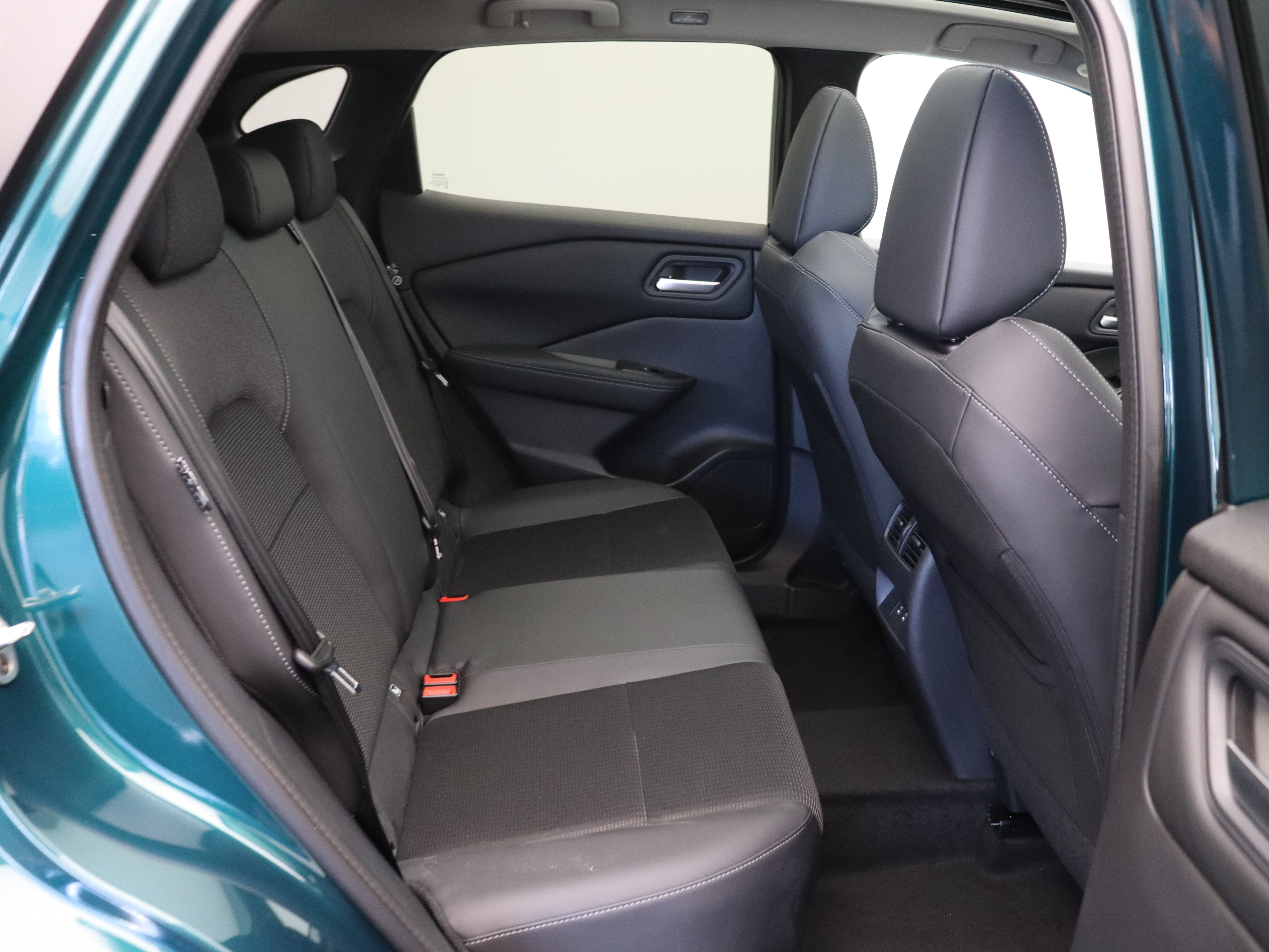 Nissan QASHQAI N-Connecta + Panoramisch glazen dak + Cold Pack Mild-Hybrid 158 Xtronic - Afbeelding 9