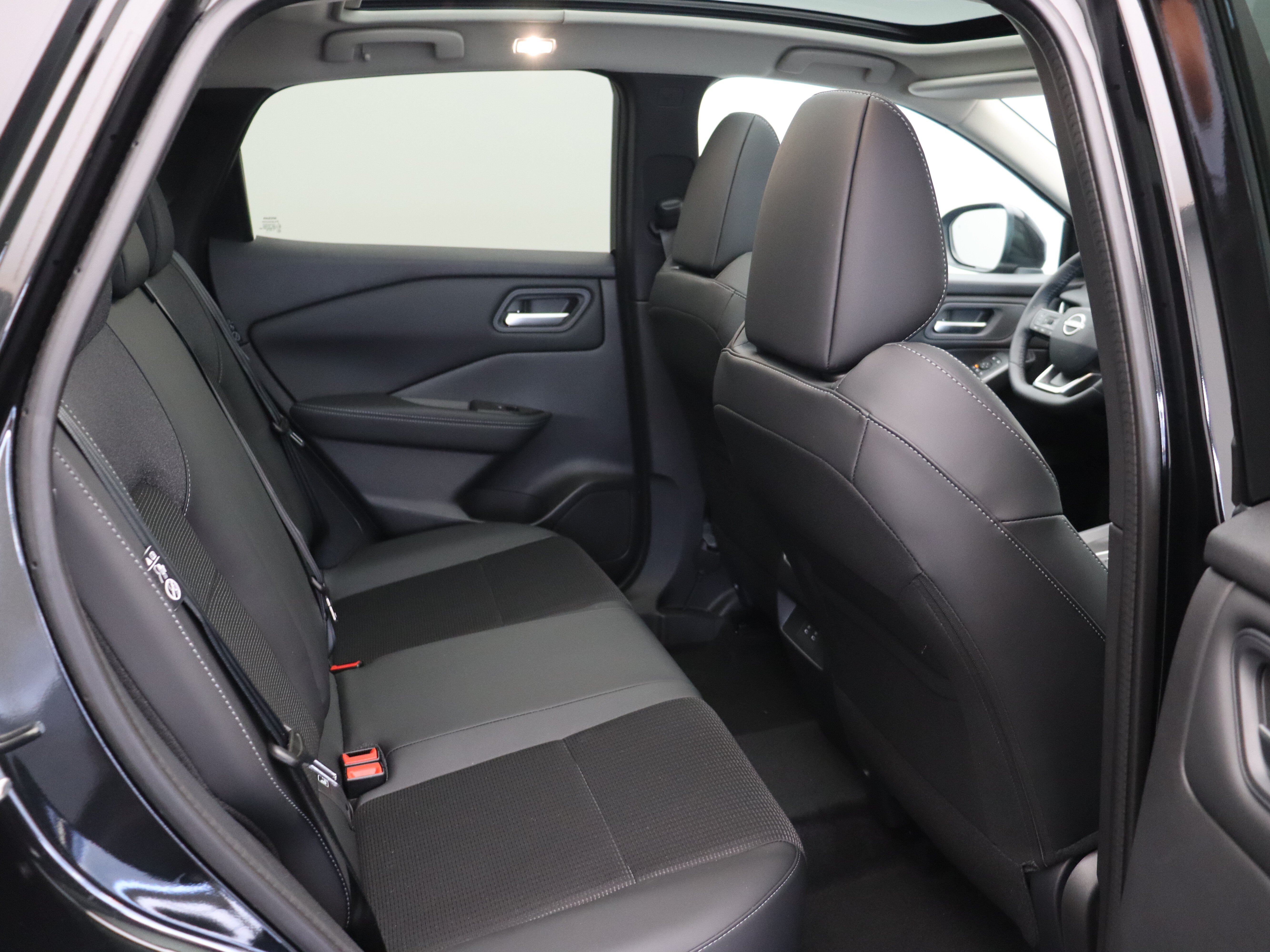 Nissan QASHQAI N-Connecta + Panoramisch glazen dak + Cold Pack Mild-Hybrid 158 Xtronic - Afbeelding 9