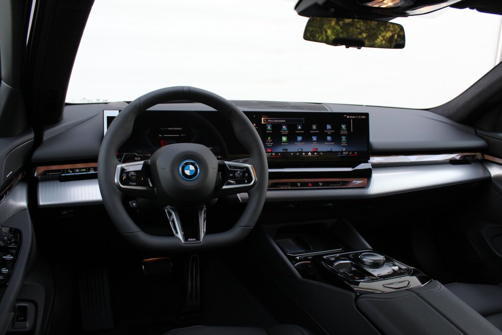BMW i5 31