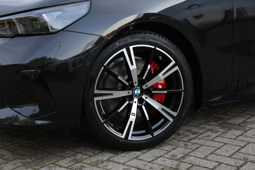 BMW i5 12