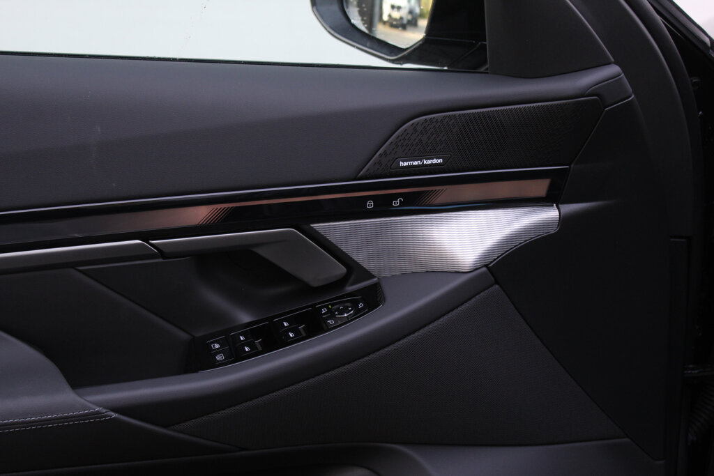 BMW i5 15