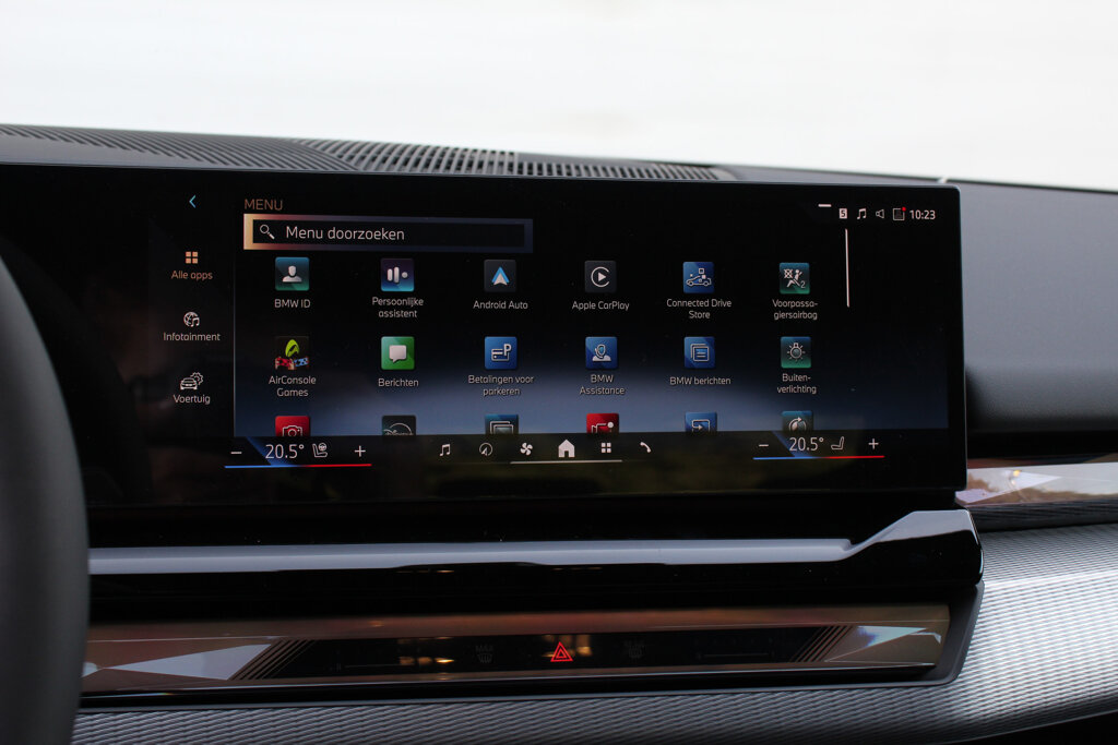 BMW i5 26