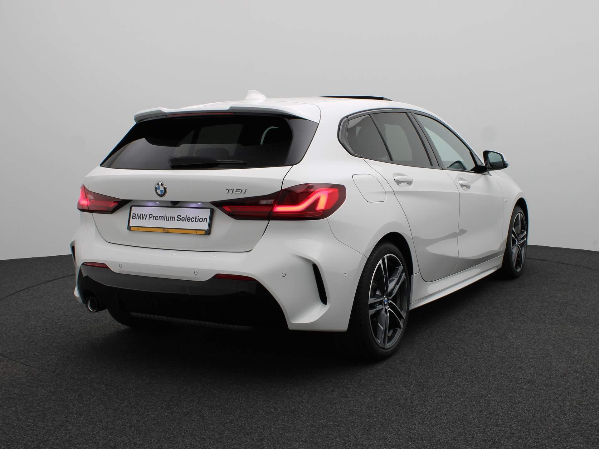 BMW 1 Serie 5-deurs 118i - Afbeelding 2
