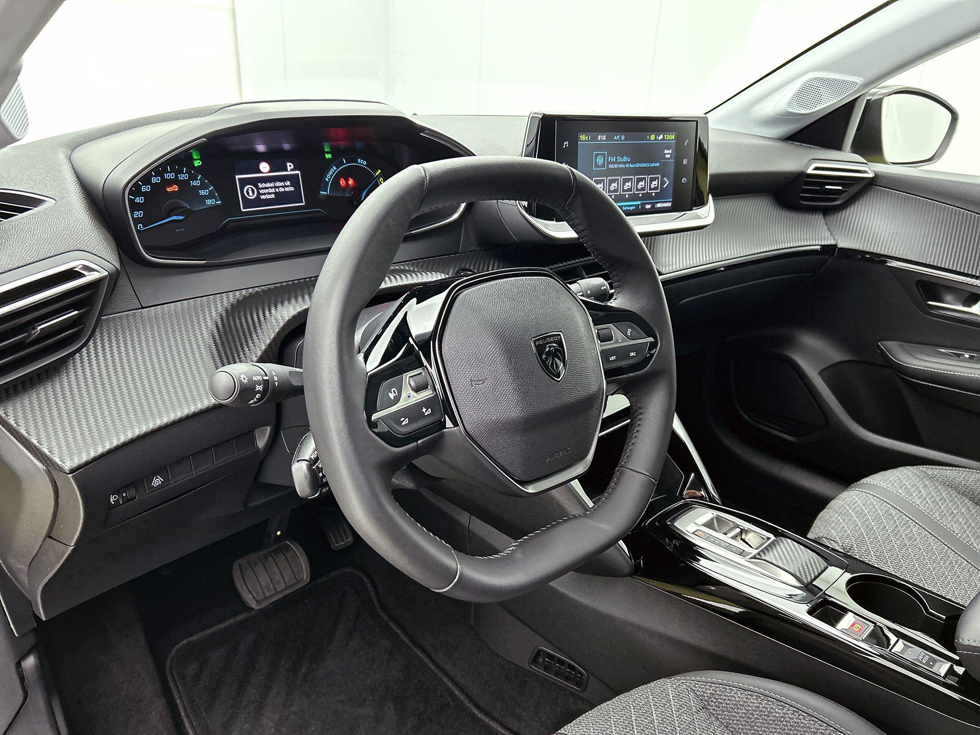 Peugeot e-208