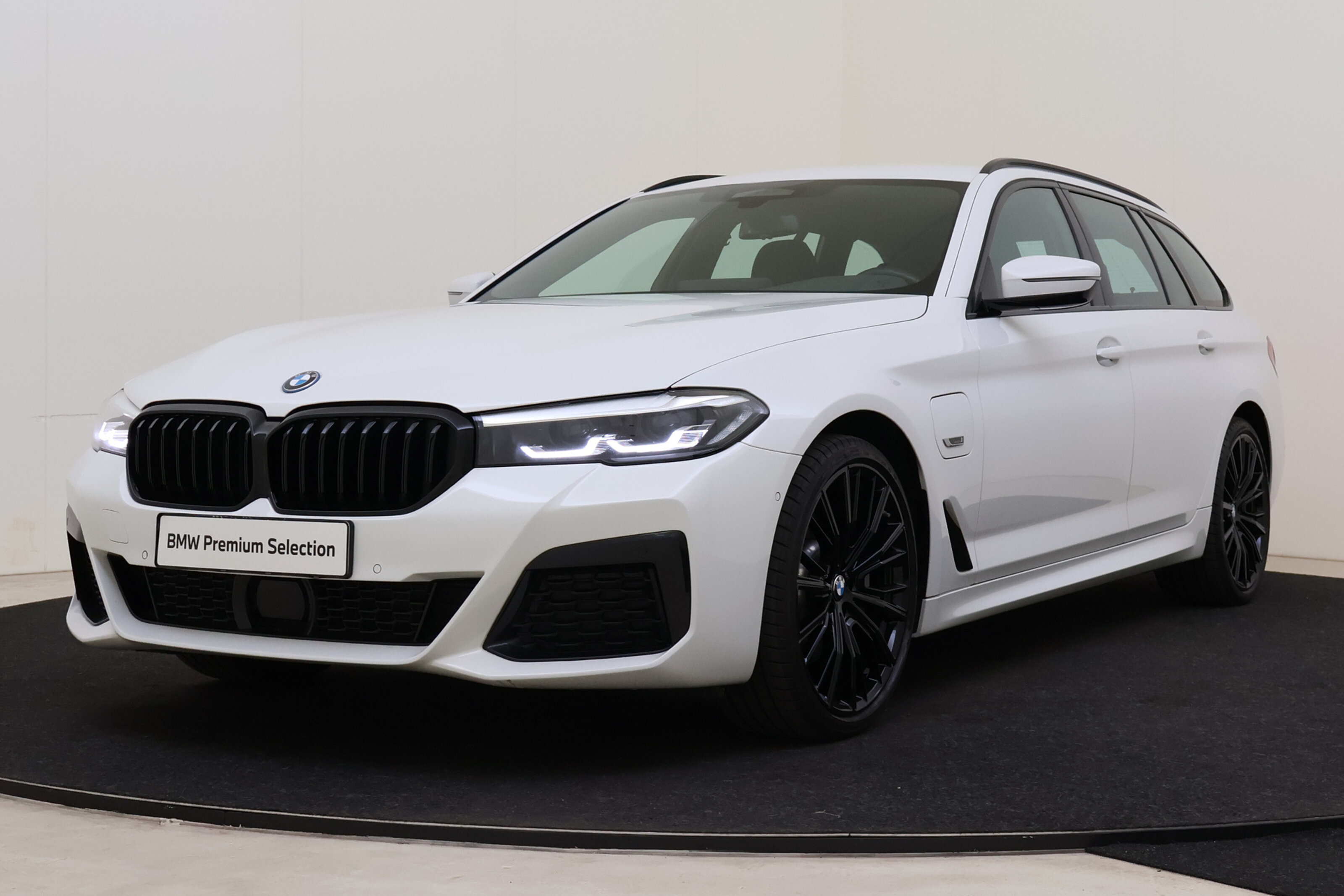 BMW 5 Serie Touring 530e xDrive High Executive M Sport Automaat