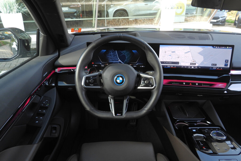 BMW i5 2