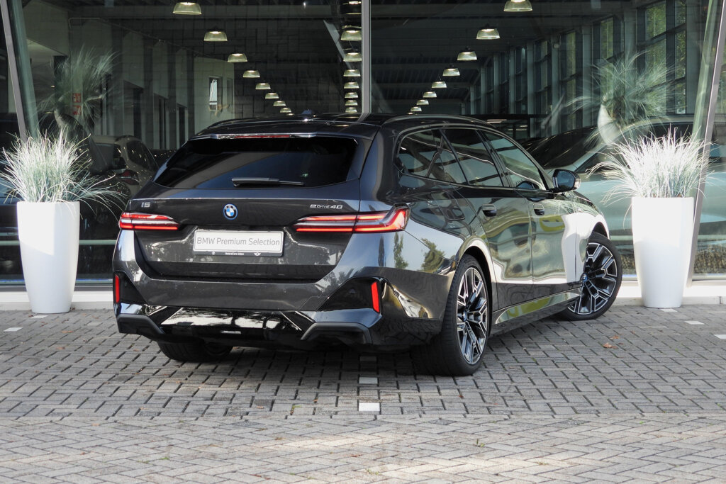 BMW i5 4