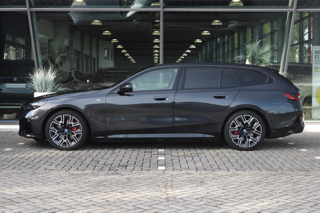 BMW i5 5