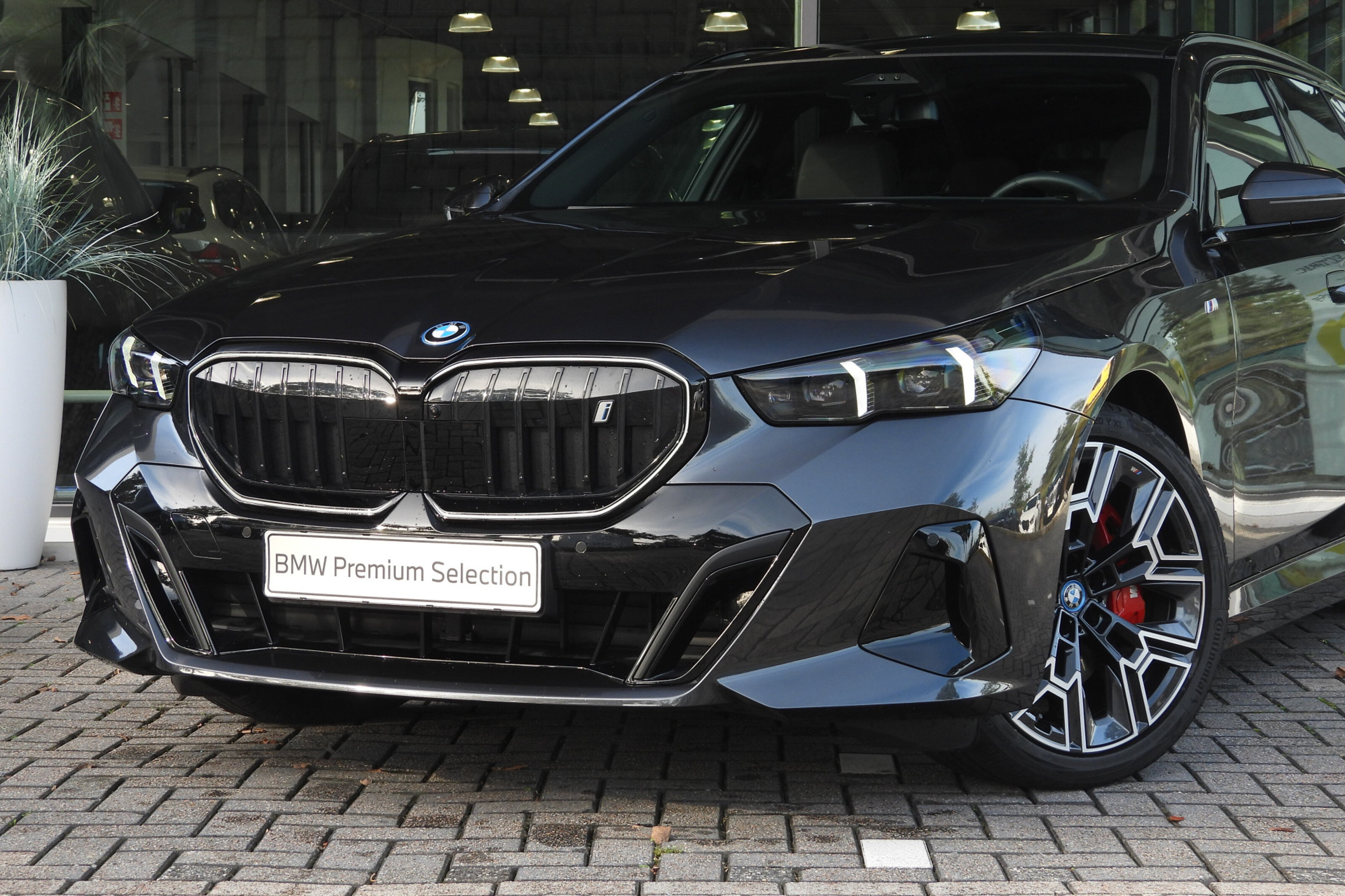 BMW i5 6