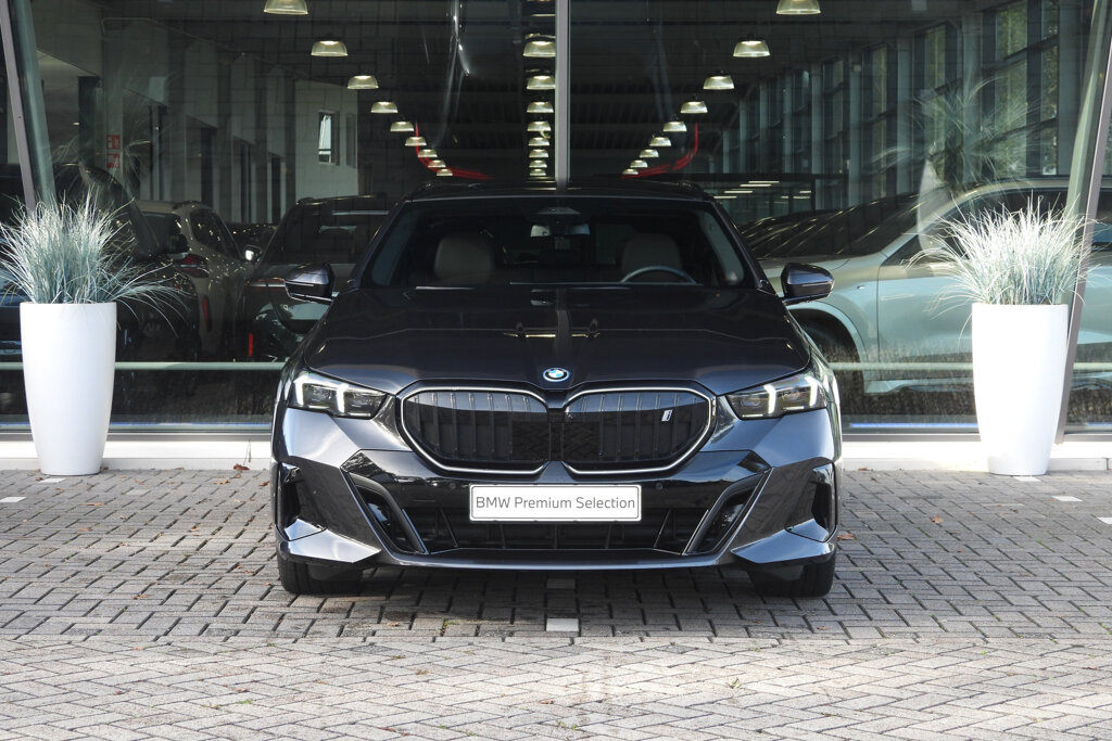BMW i5 9