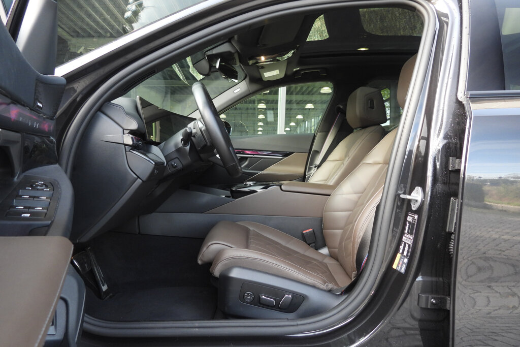 BMW i5 14