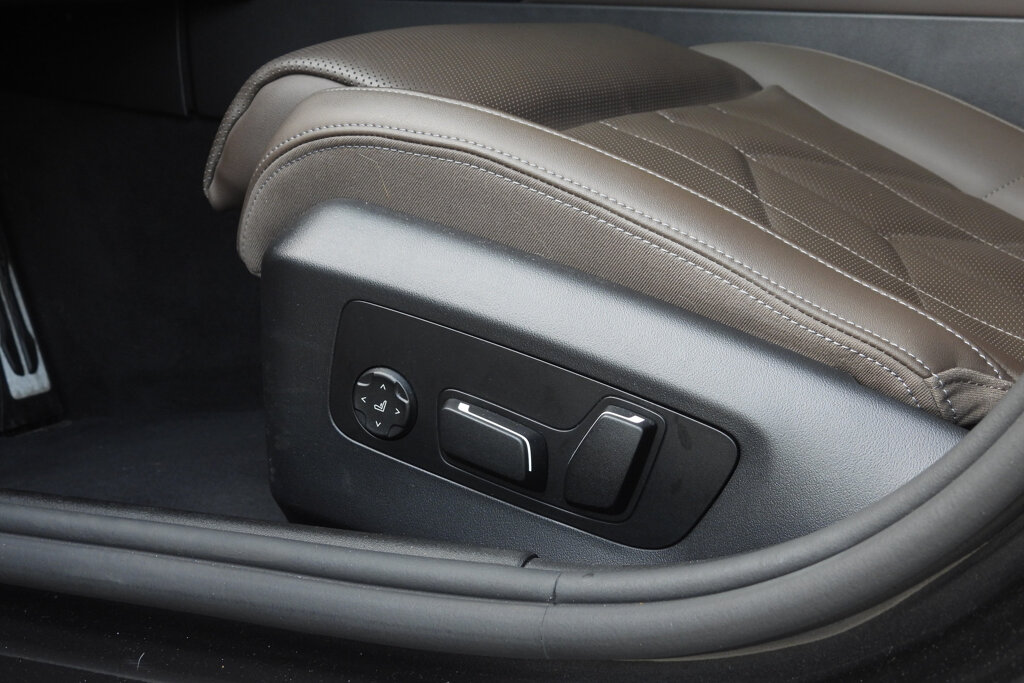 BMW i5 15