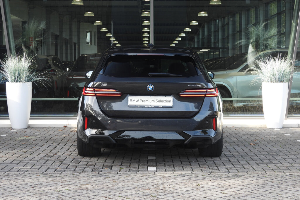 BMW i5 18