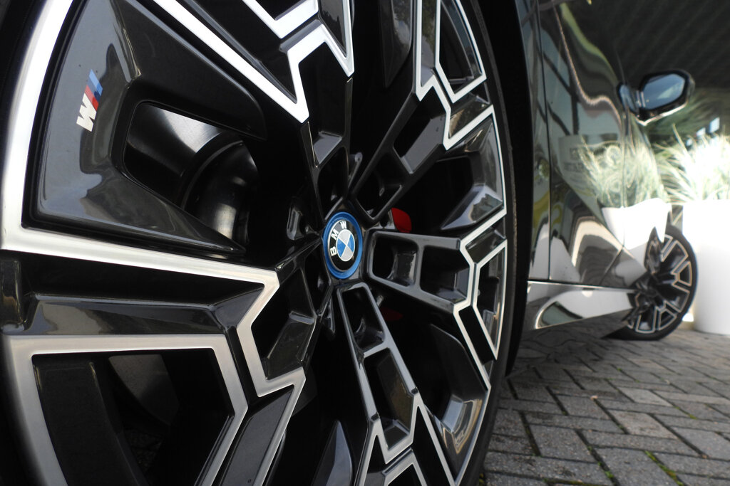 BMW i5 22