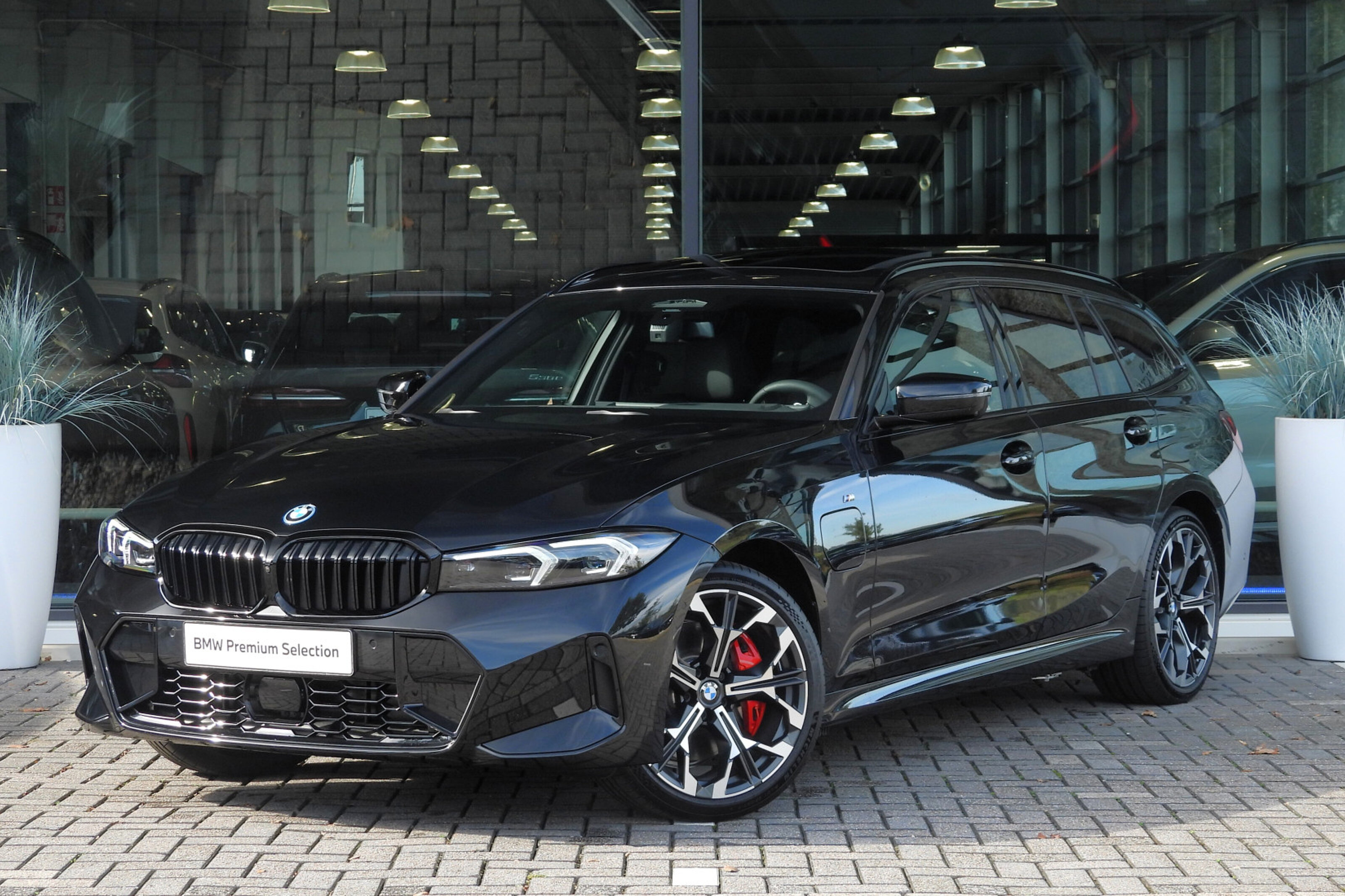 BMW 3 Serie Touring 330e M Sport Automaat