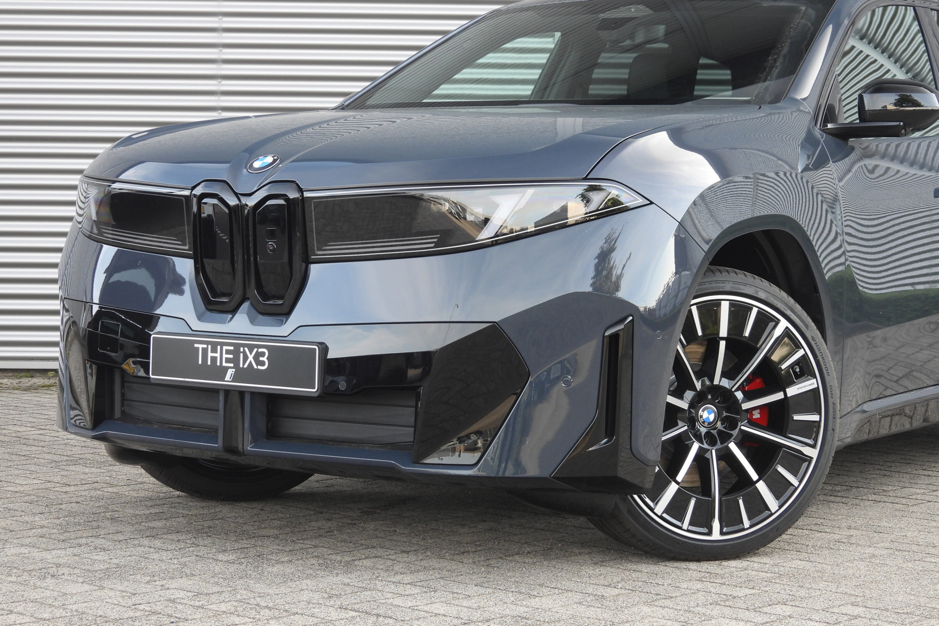 BMW iX3 6