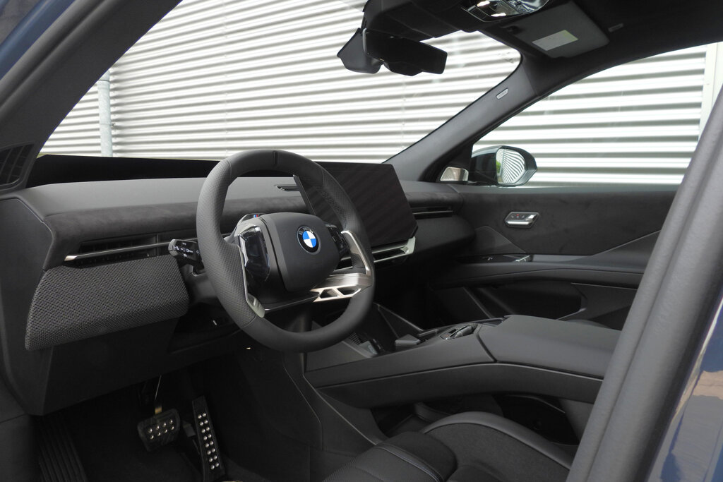 BMW iX3 10