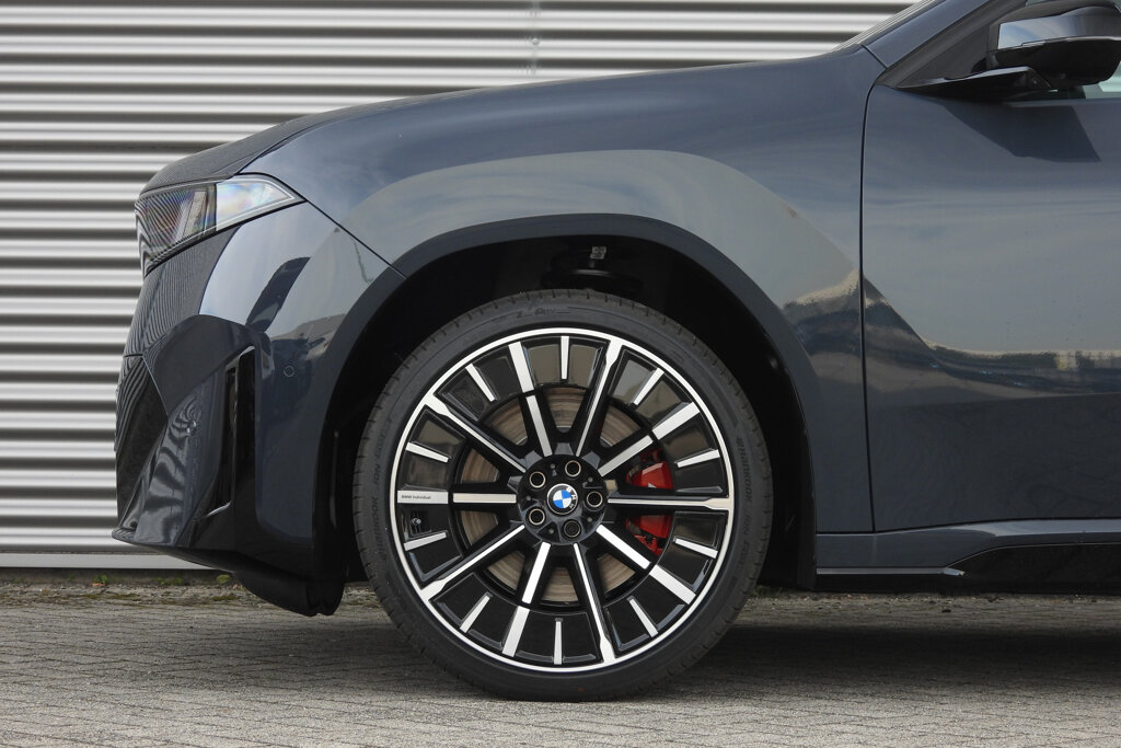 BMW iX3 15
