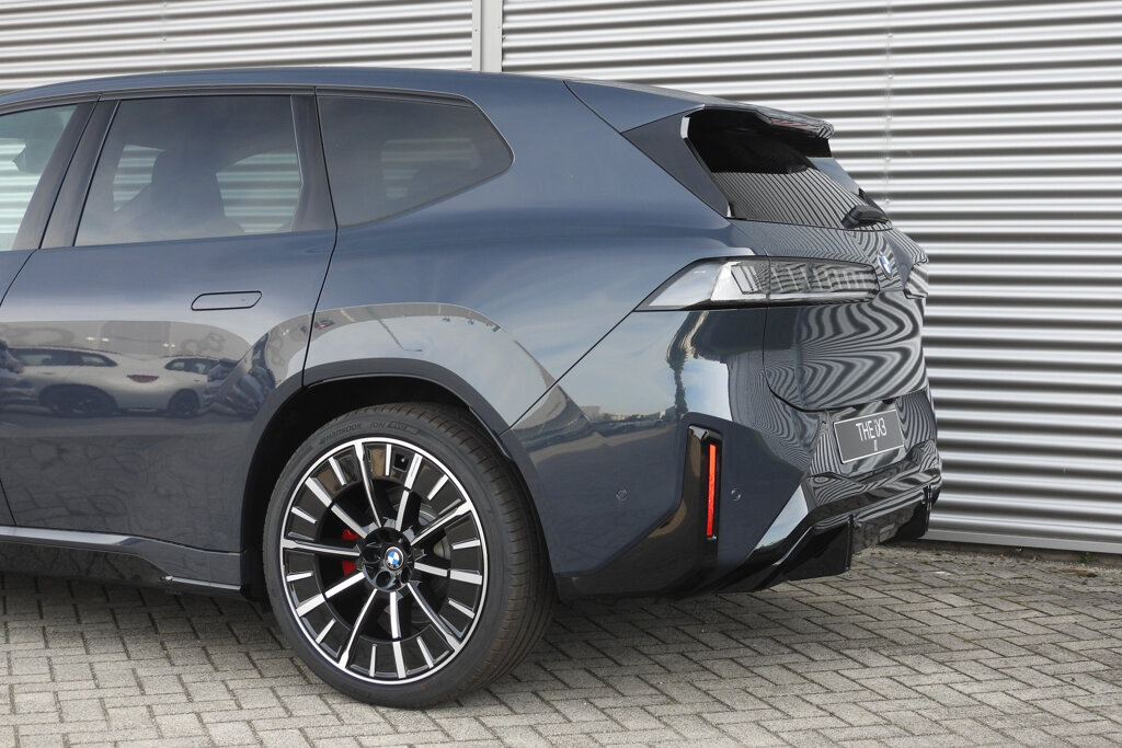 BMW iX3 17