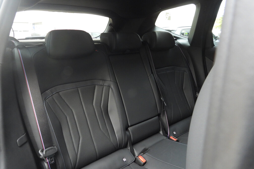 BMW iX3 21