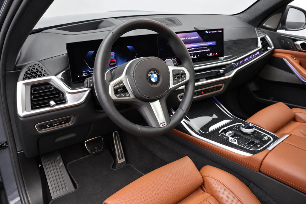 BMW X7 11
