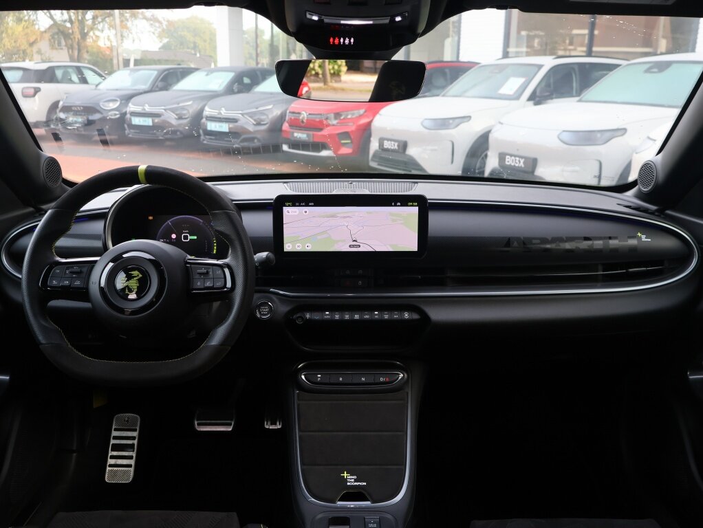 Abarth 600e 600 54kWh 280PK Scorpionissima, Rijklaarprijs | 20 inch wielen | Sabelt Sportstoelen | Camera | Navigatie | DAB+ - Afbeelding 5