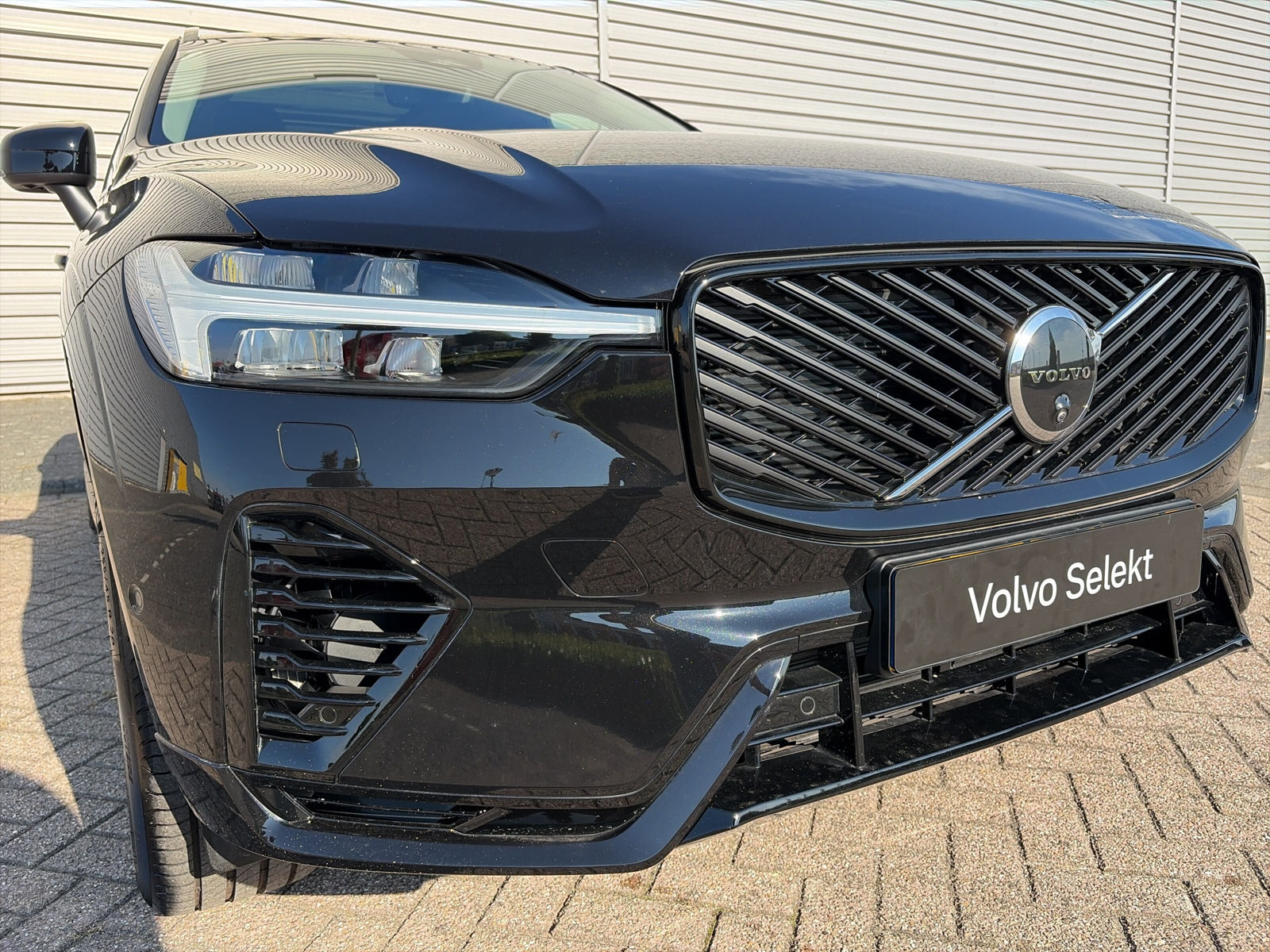 Volvo XC60 T6 Plug-in AWD Ultra Dark - Afbeelding 4