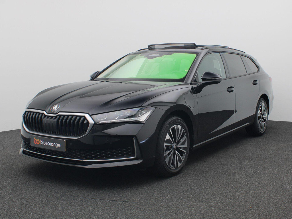 Skoda Superb Combi 1.5 TSI PHEV Business Edition 204PK DSG Panoramadak, Canton Audio, Virtual Pedal, 17" LM Velgen, Keyless, Achteruitrijcamera, Head-Up Display, Matrix LED Verlichting