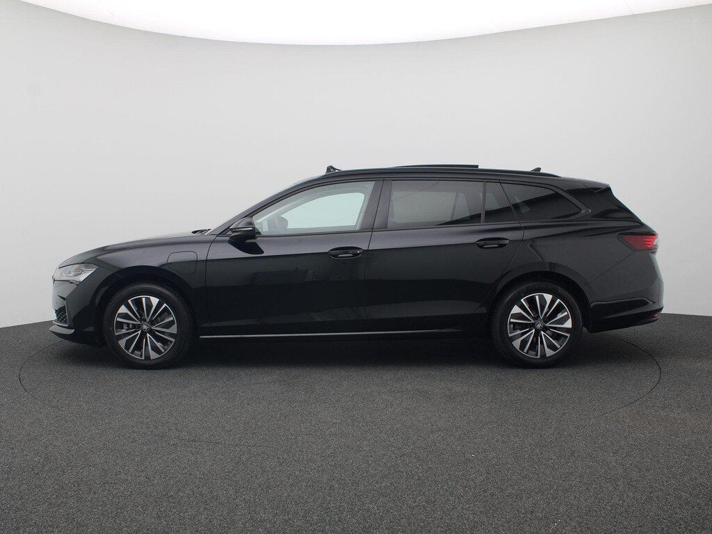 Skoda Superb Combi 1.5 TSI PHEV Business Edition 204PK DSG Panoramadak, Canton Audio, Virtual Pedal, 17" LM Velgen, Keyless, Achteruitrijcamera, Head-Up Display, Matrix LED Verlichting - Obraz 3
