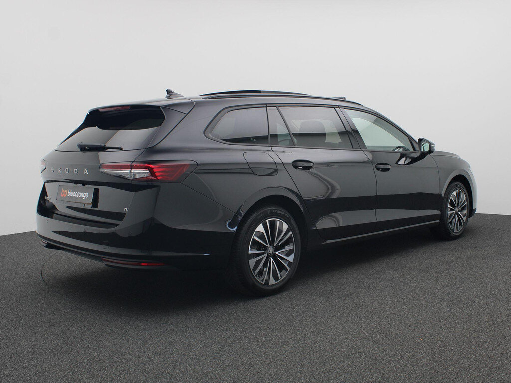 Skoda Superb Combi 1.5 TSI PHEV Business Edition 204PK DSG Panoramadak, Canton Audio, Virtual Pedal, 17" LM Velgen, Keyless, Achteruitrijcamera, Head-Up Display, Matrix LED Verlichting - Obraz 4