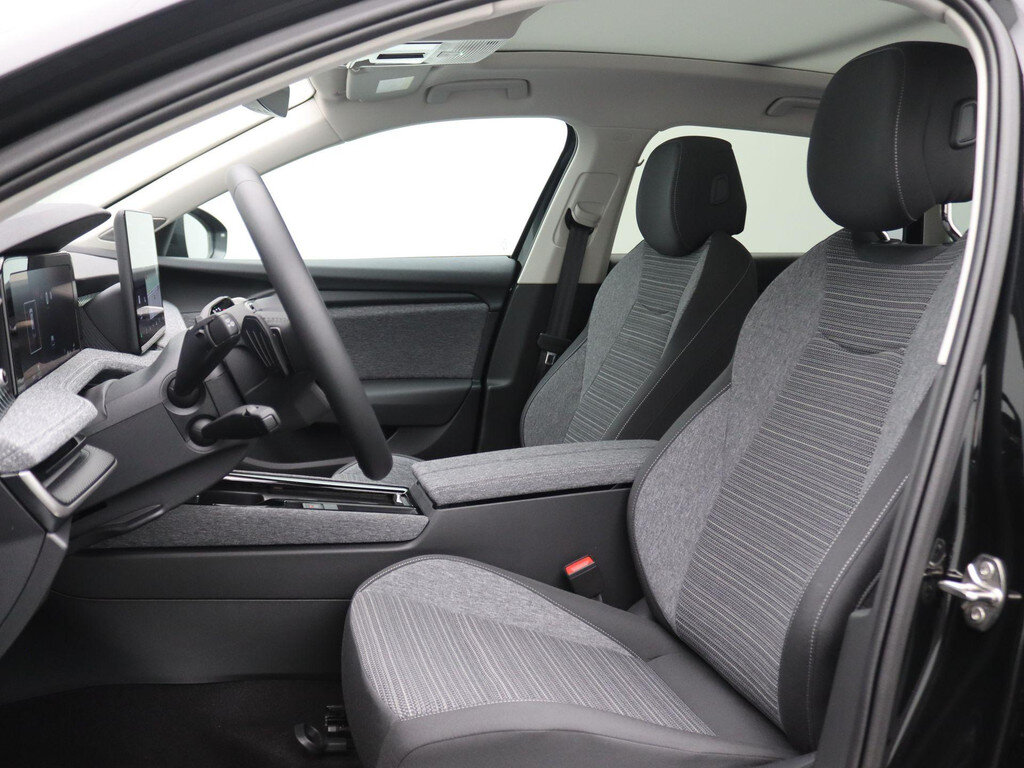 Skoda Superb Combi 1.5 TSI PHEV Business Edition 204PK DSG Panoramadak, Canton Audio, Virtual Pedal, 17" LM Velgen, Keyless, Achteruitrijcamera, Head-Up Display, Matrix LED Verlichting - Obraz 5