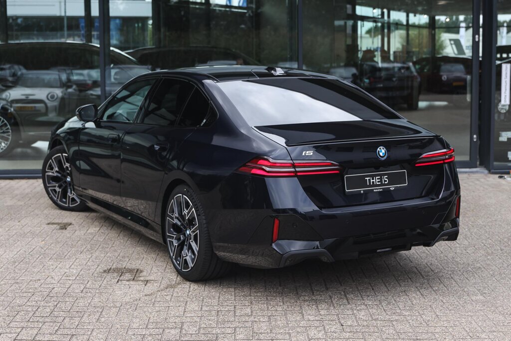 BMW i5 2