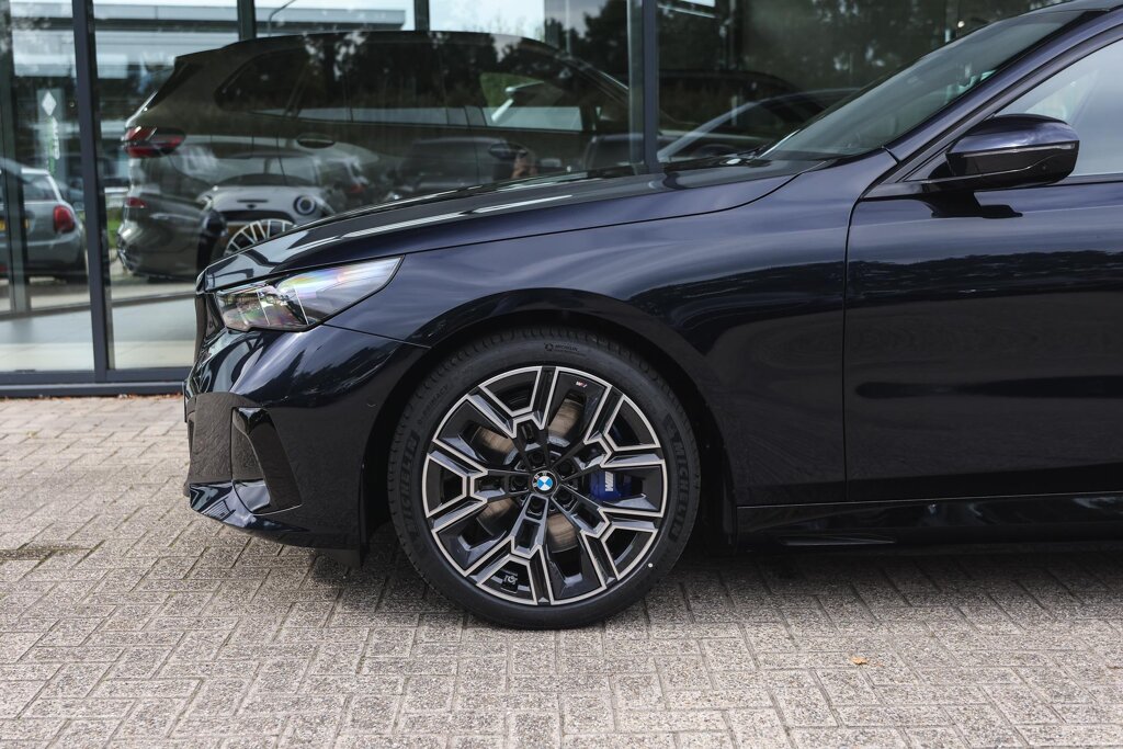 BMW i5 4