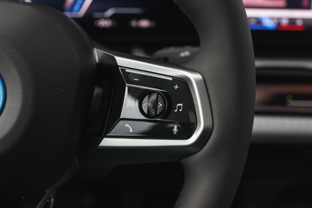 BMW i5 15