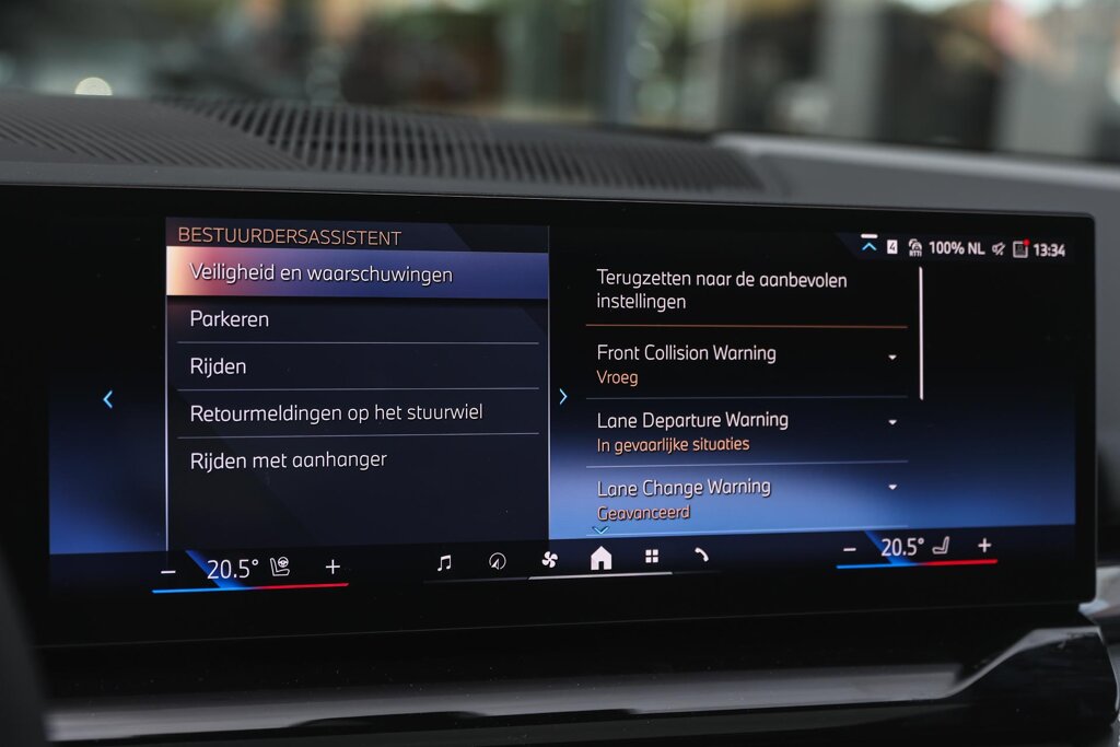 BMW i5 22