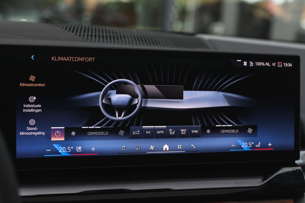 BMW i5 25